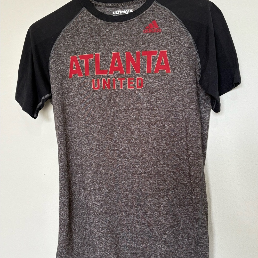 #040 Adidas Atlanta United Soccer MEDIUM Black and Gray Tee
